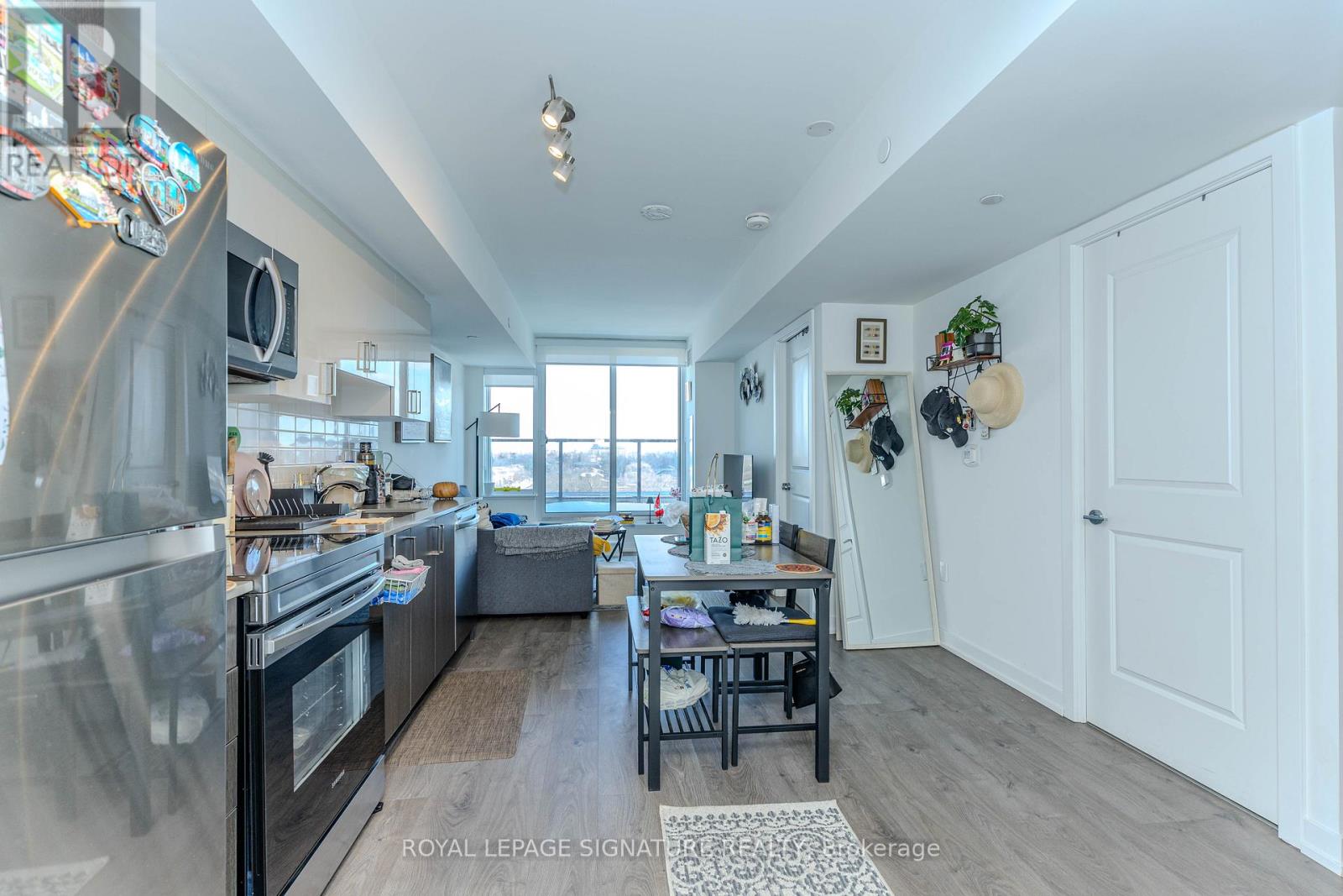 #813 556 MARLEE AVENUE - 7