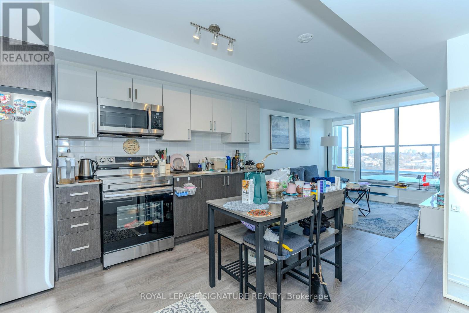 #813 556 MARLEE AVENUE - 8