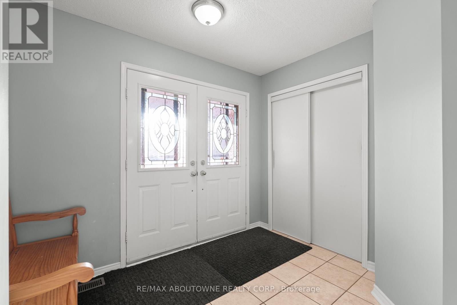 49 LOCKWOOD ROAD - Photo 4 of 37, Brampton (Fletcher's West), Ontario