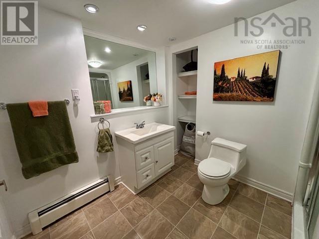 Property 28 of 31 of 756 Forsyth Street