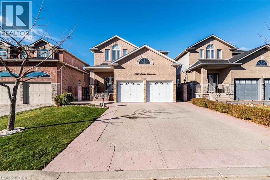 102 ERIKA Crescent - 1