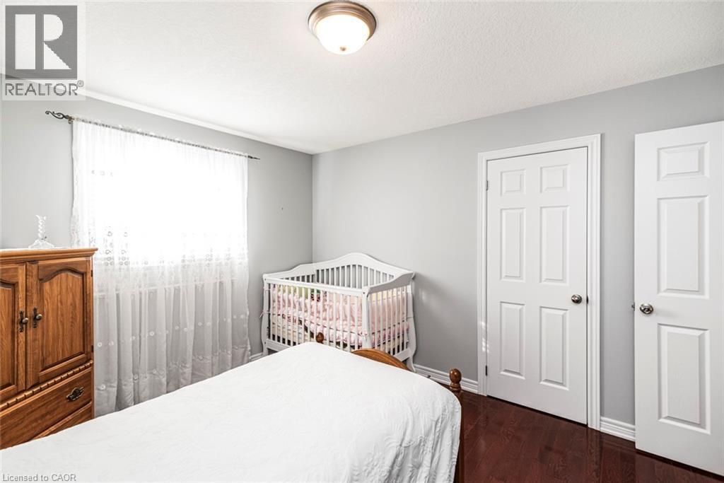 102 ERIKA Crescent - 11