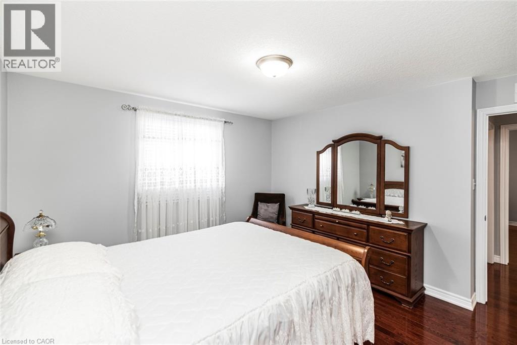 102 ERIKA Crescent - 12