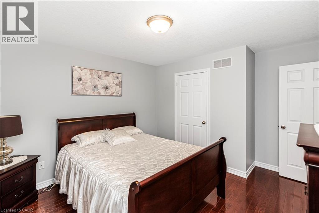 102 ERIKA Crescent - 13