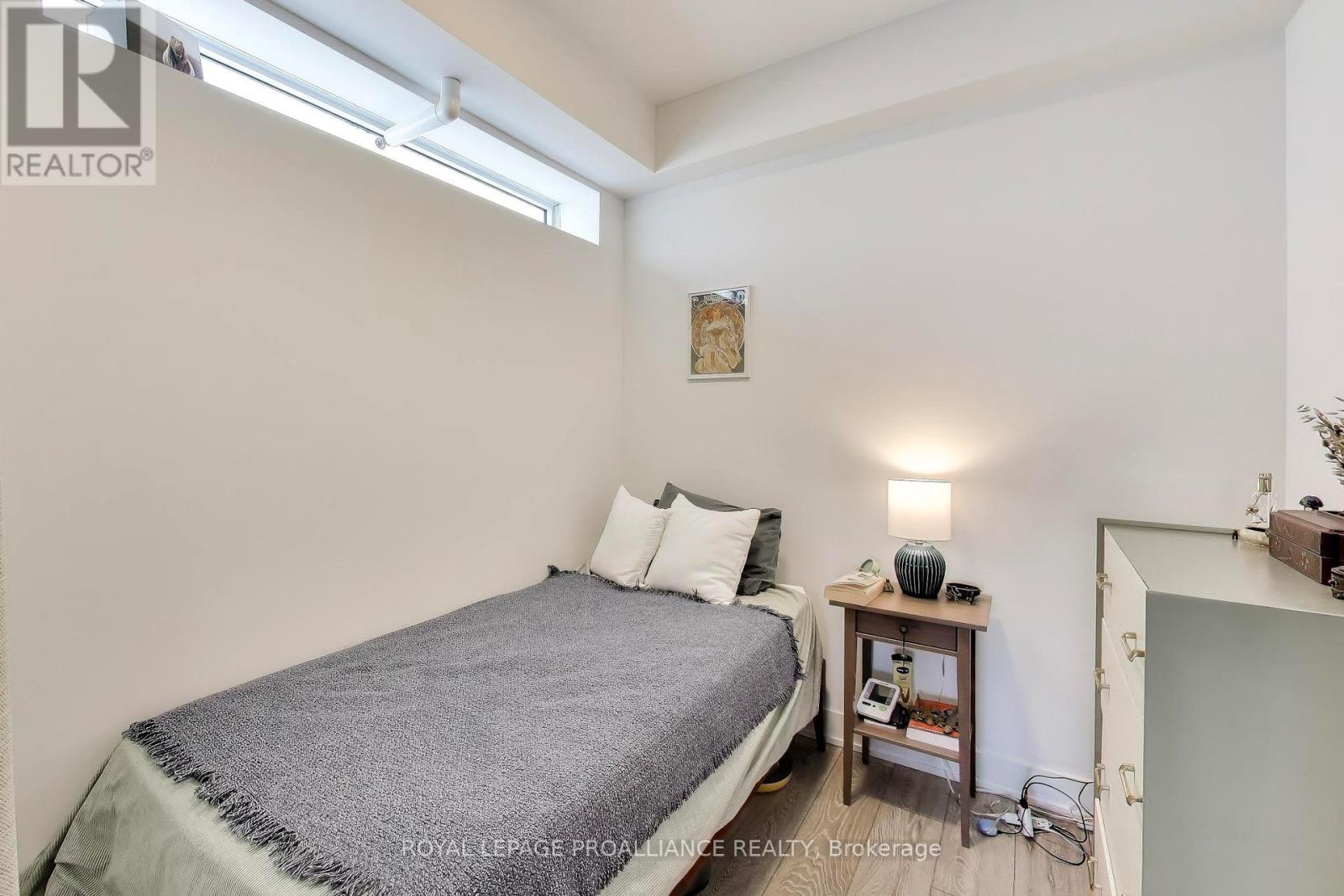 #206 1285 QUEEN STREET E - 18