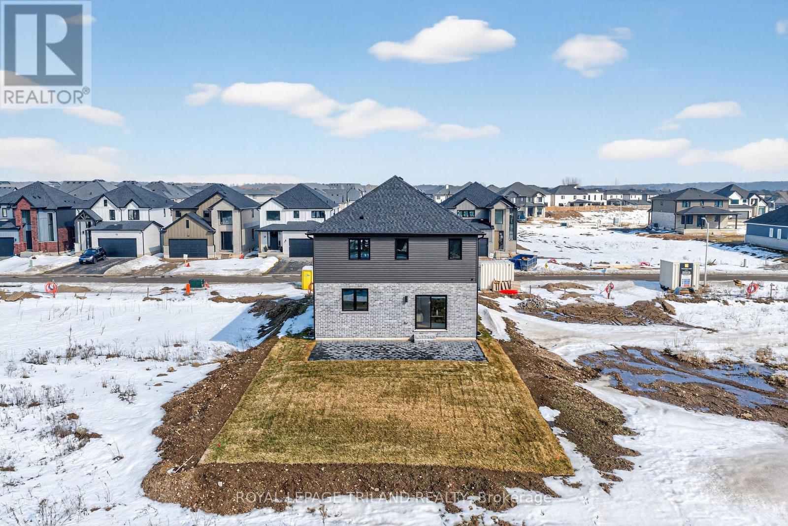 23 ALLISTER DRIVE - 42