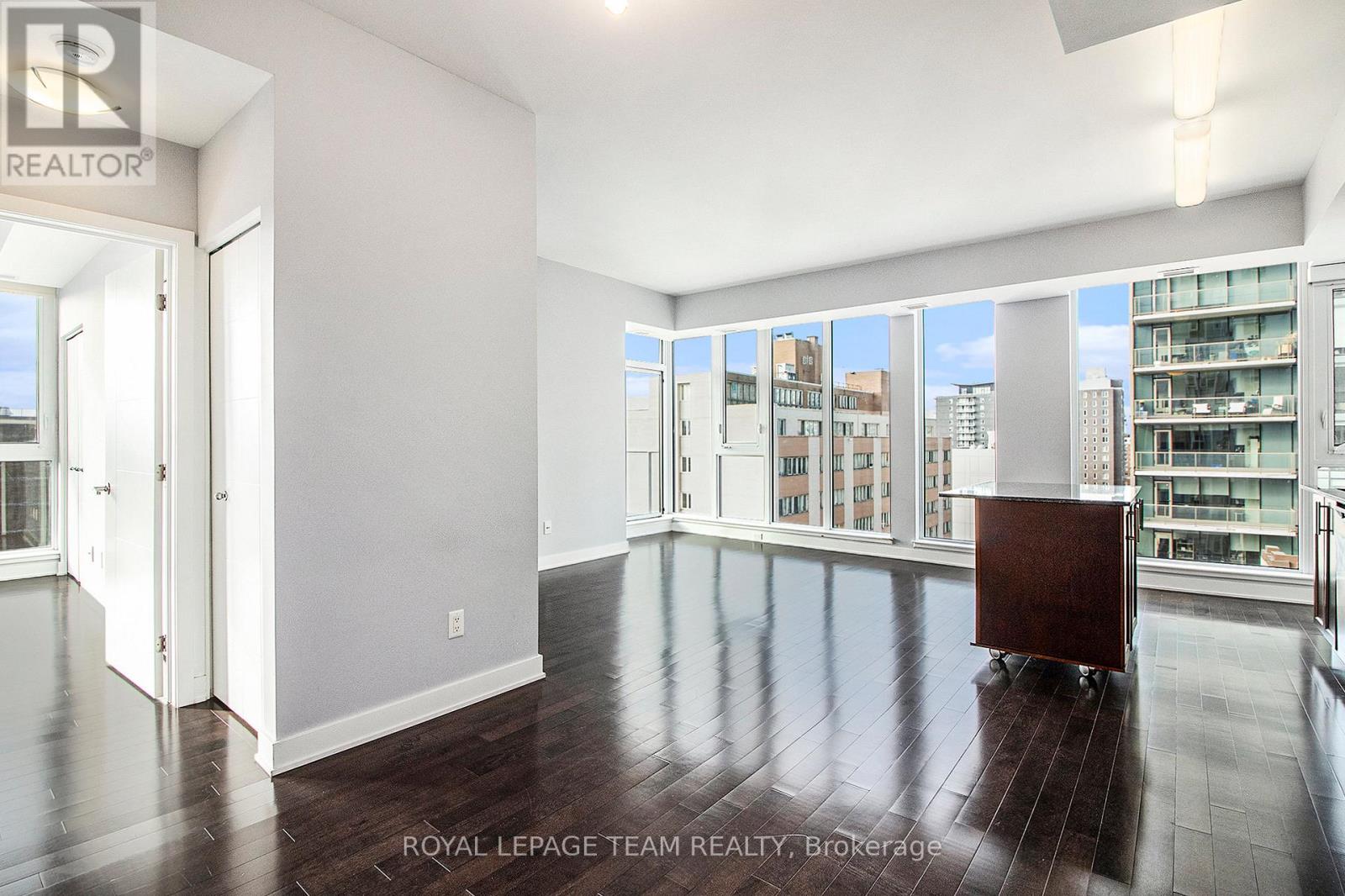 179 Metcalfe Unit 1009 photo 3