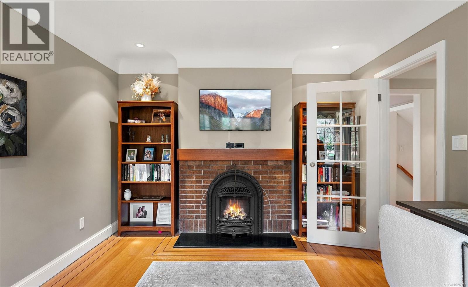 995 Terrace Ave, Victoria