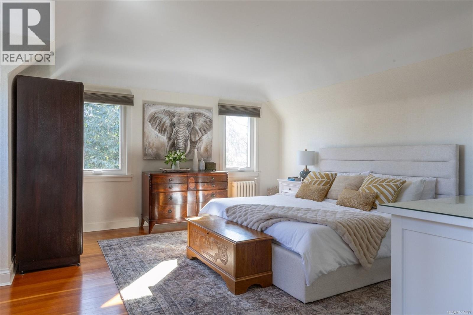 995 Terrace Ave, Victoria