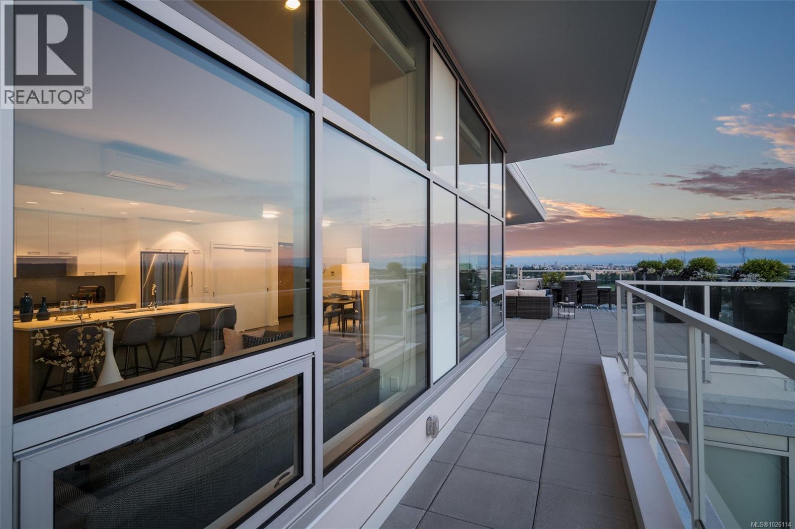 PH902 4009 Rainbow Hill Lane, Saanich