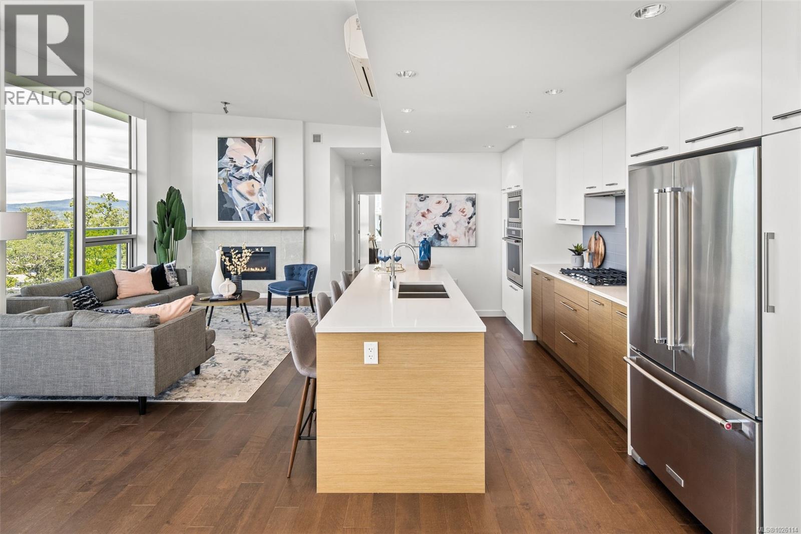 PH902 4009 Rainbow Hill Lane, Saanich