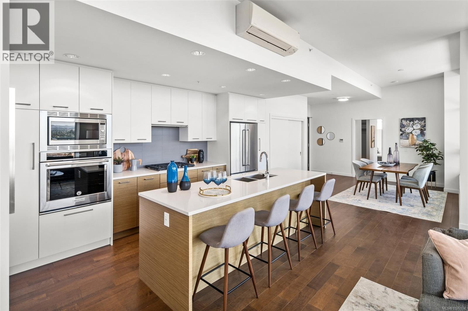 PH902 4009 Rainbow Hill Lane, Saanich