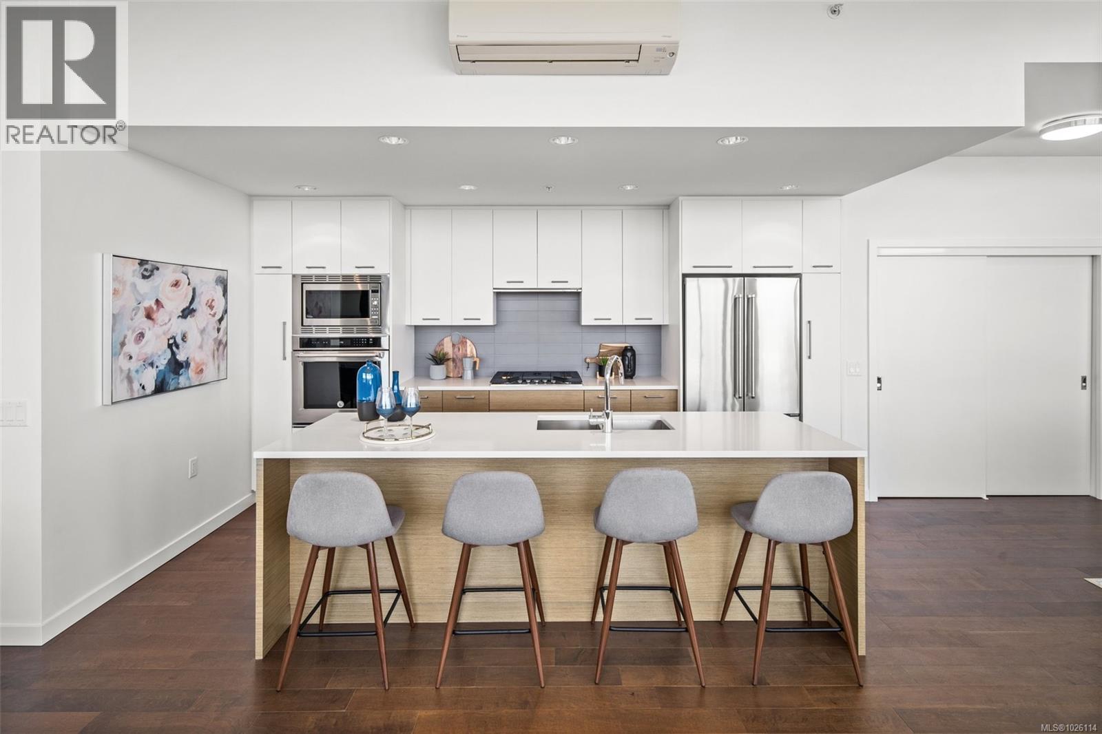 PH902 4009 Rainbow Hill Lane, Saanich