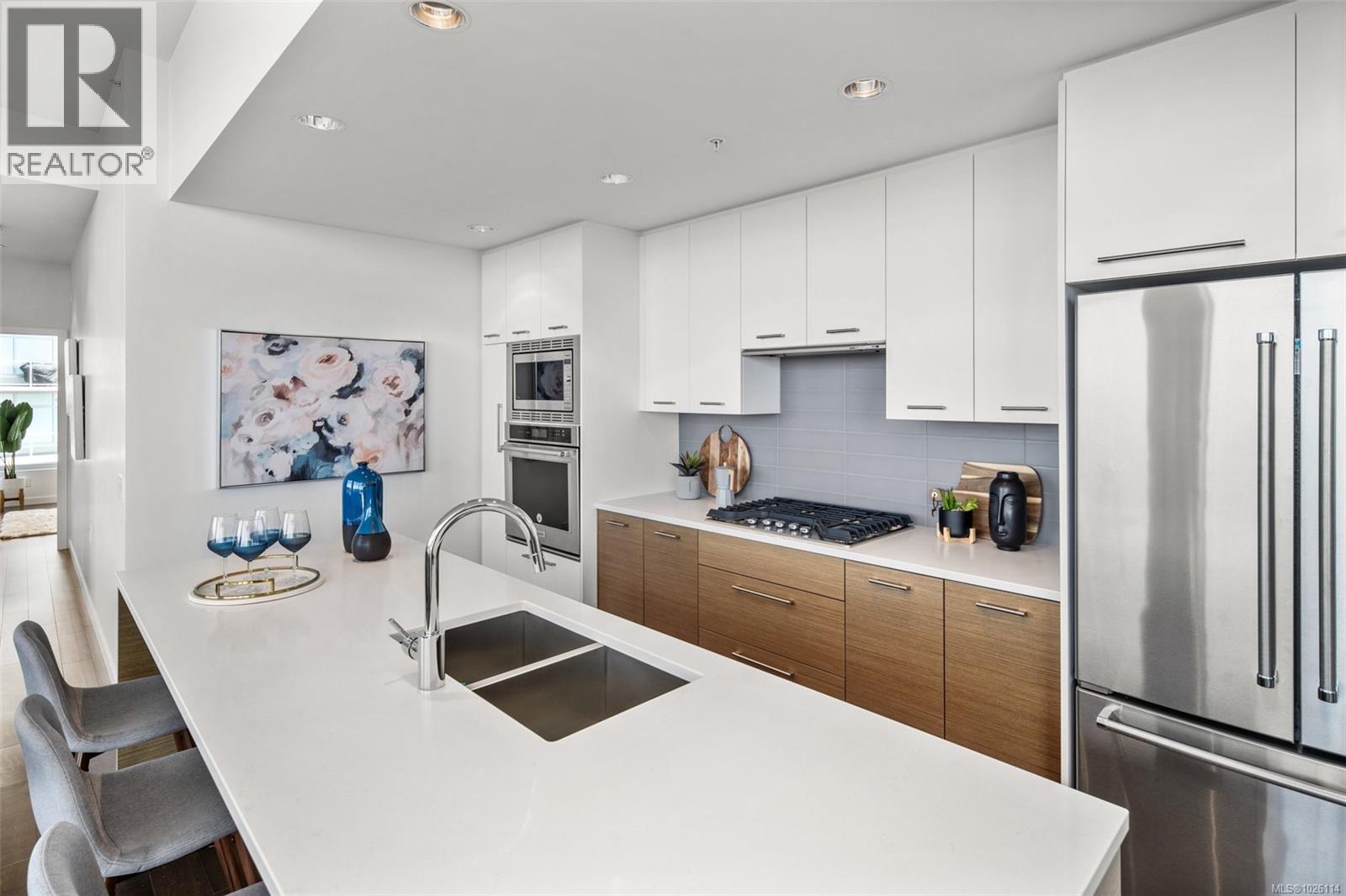 PH902 4009 Rainbow Hill Lane, Saanich