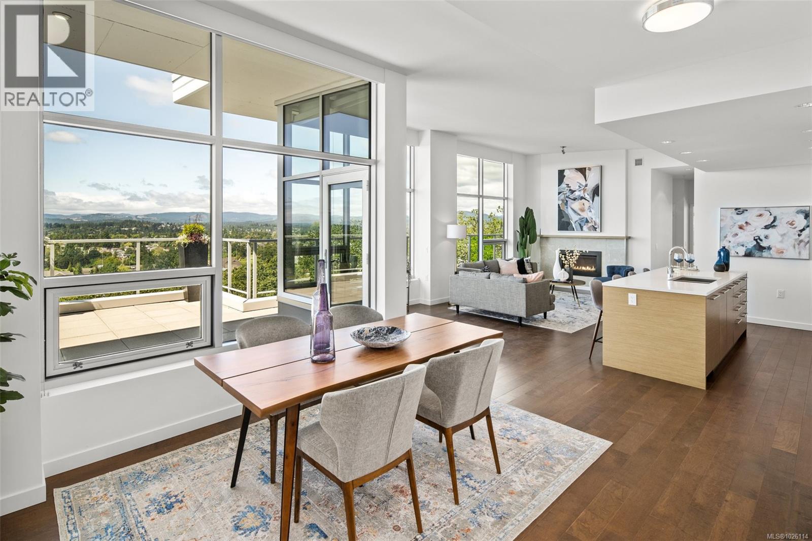 PH902 4009 Rainbow Hill Lane, Saanich