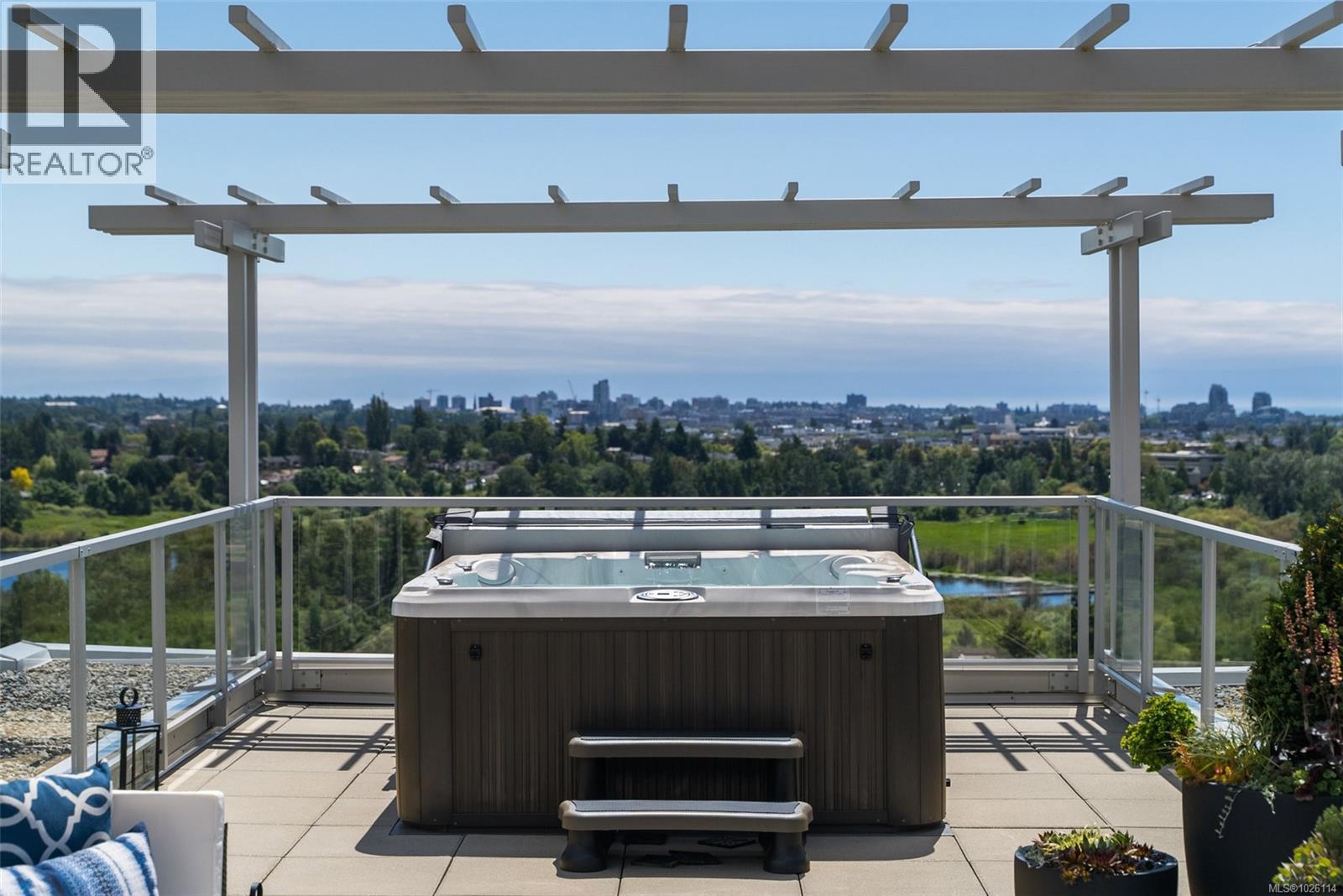 PH902 4009 Rainbow Hill Lane, Saanich