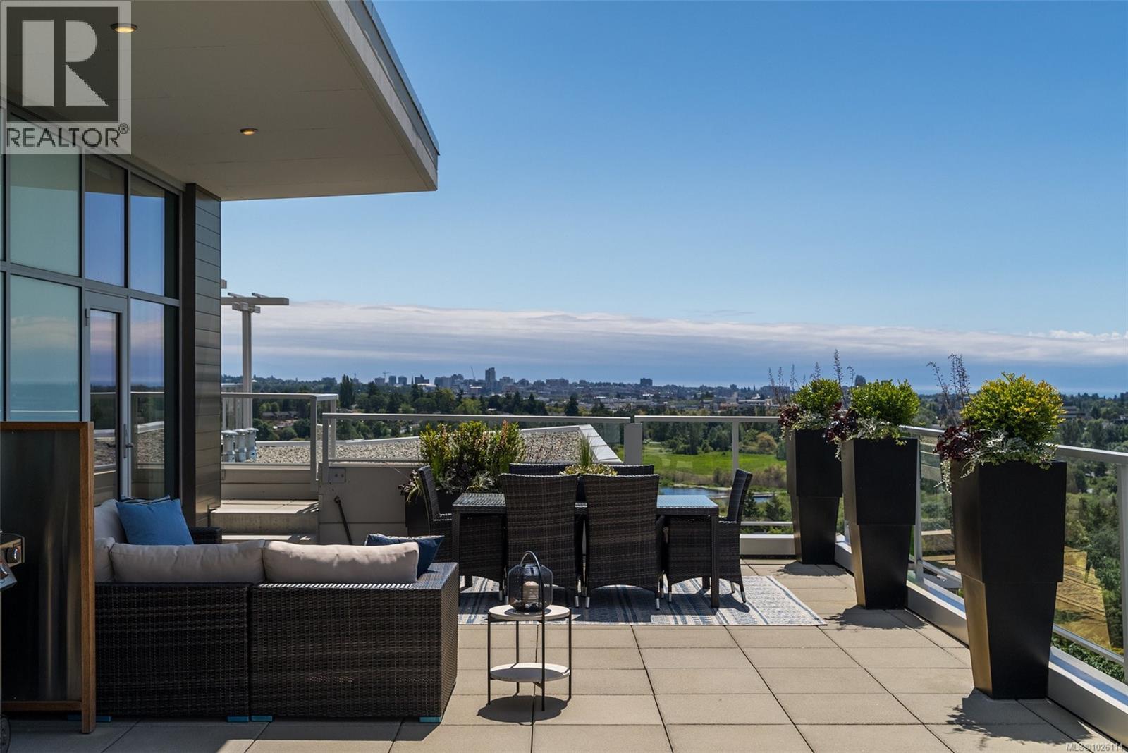 PH902 4009 Rainbow Hill Lane, Saanich