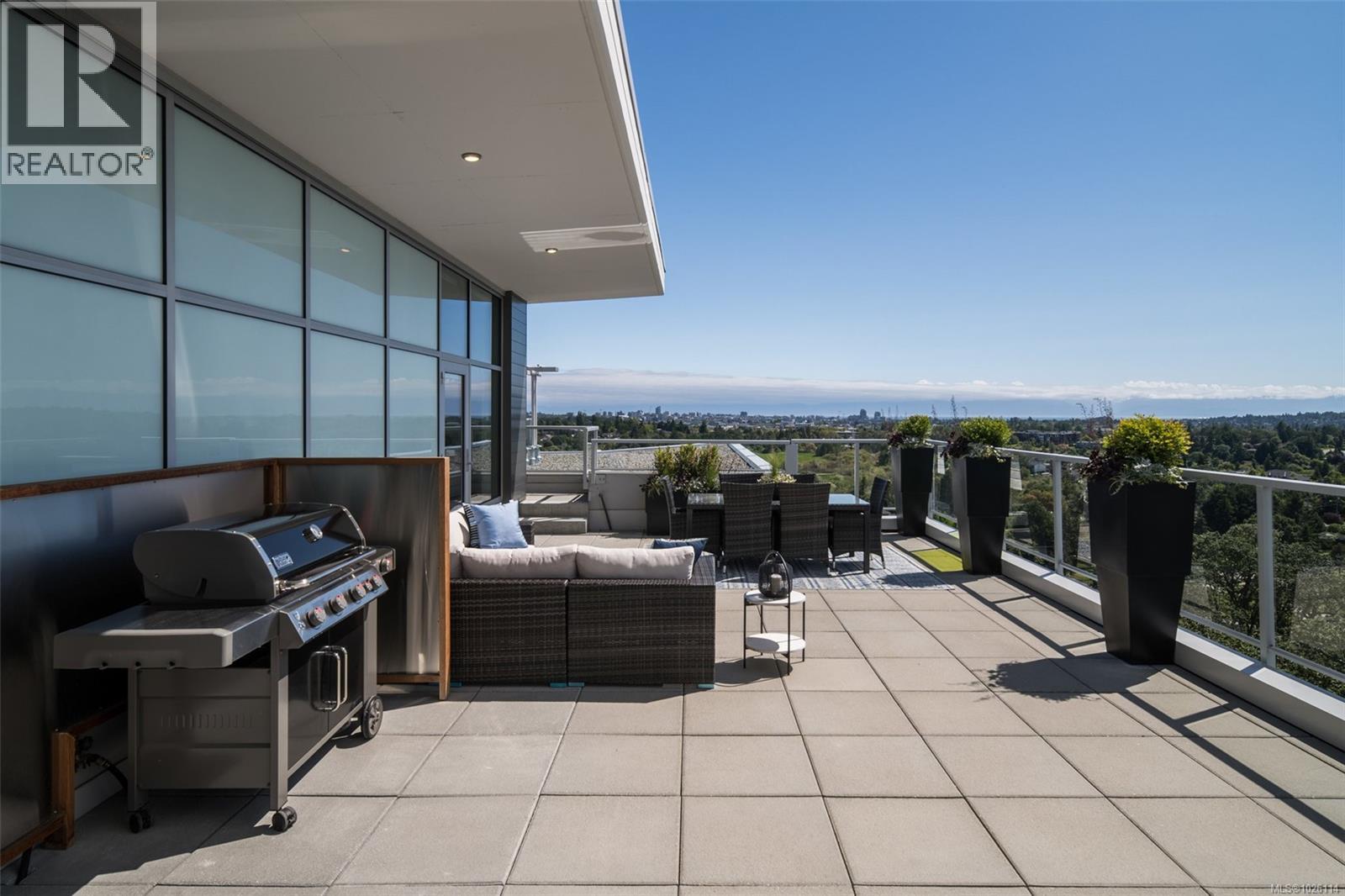 PH902 4009 Rainbow Hill Lane, Saanich