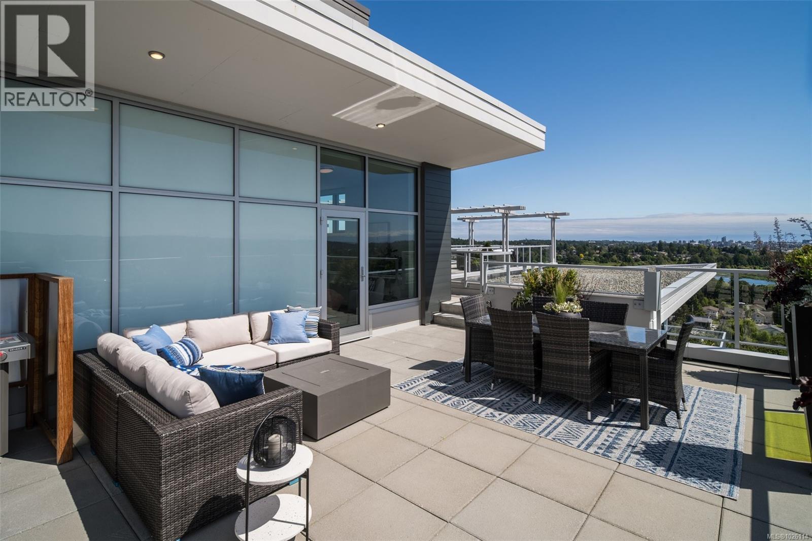 PH902 4009 Rainbow Hill Lane, Saanich