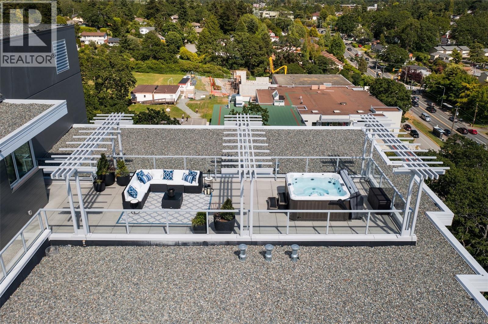 PH902 4009 Rainbow Hill Lane, Saanich