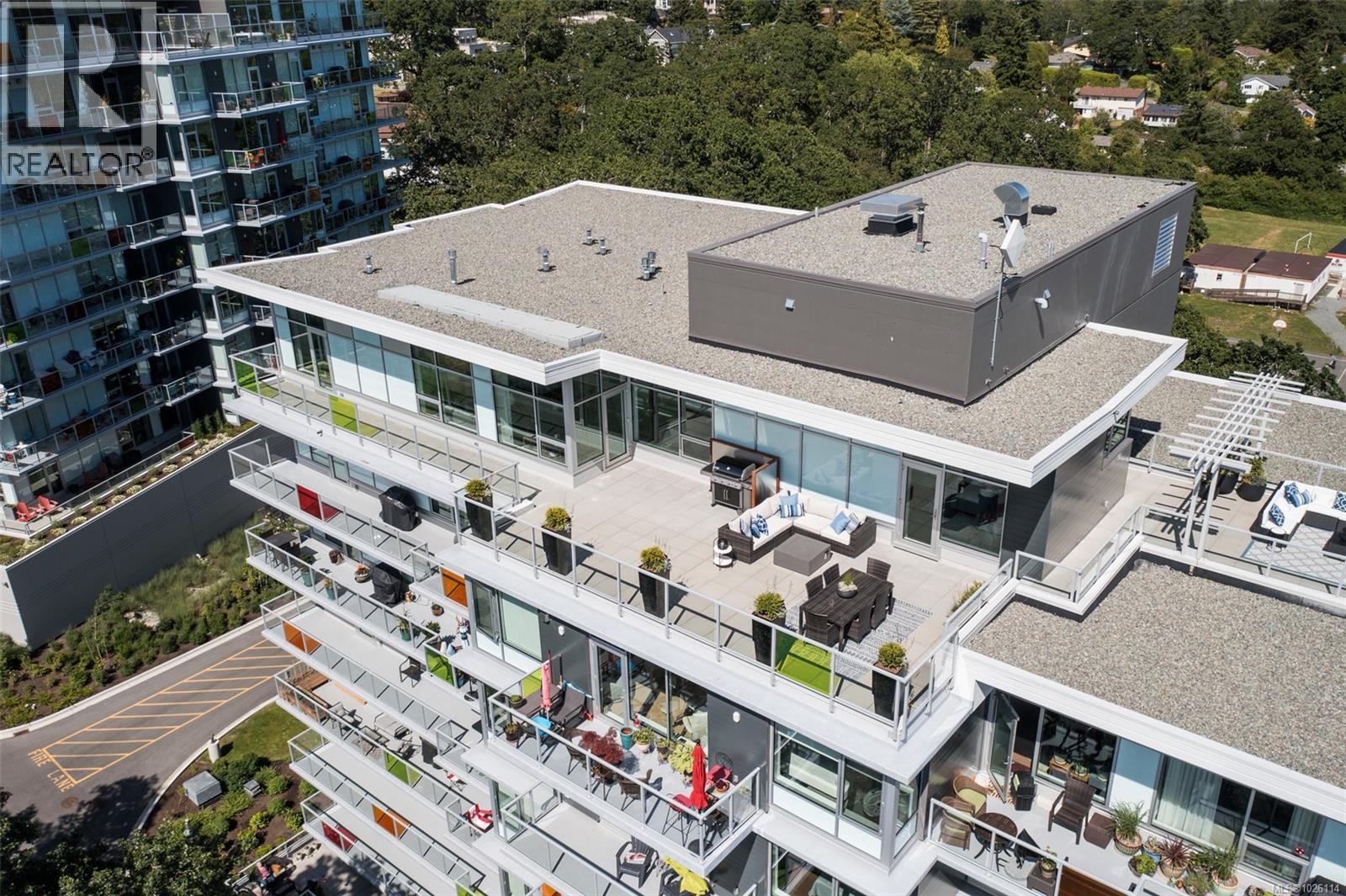 PH902 4009 Rainbow Hill Lane, Saanich