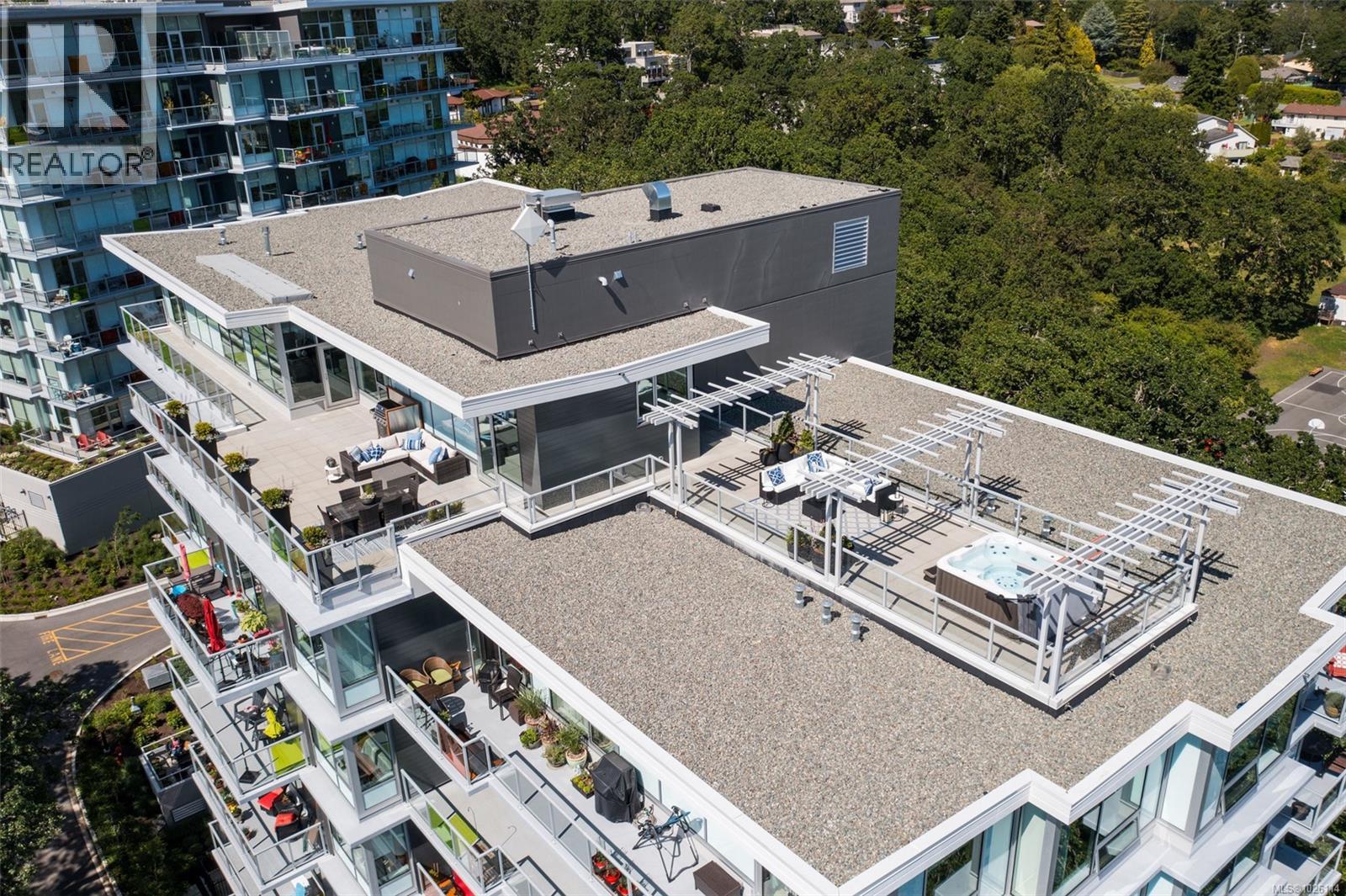 PH902 4009 Rainbow Hill Lane, Saanich