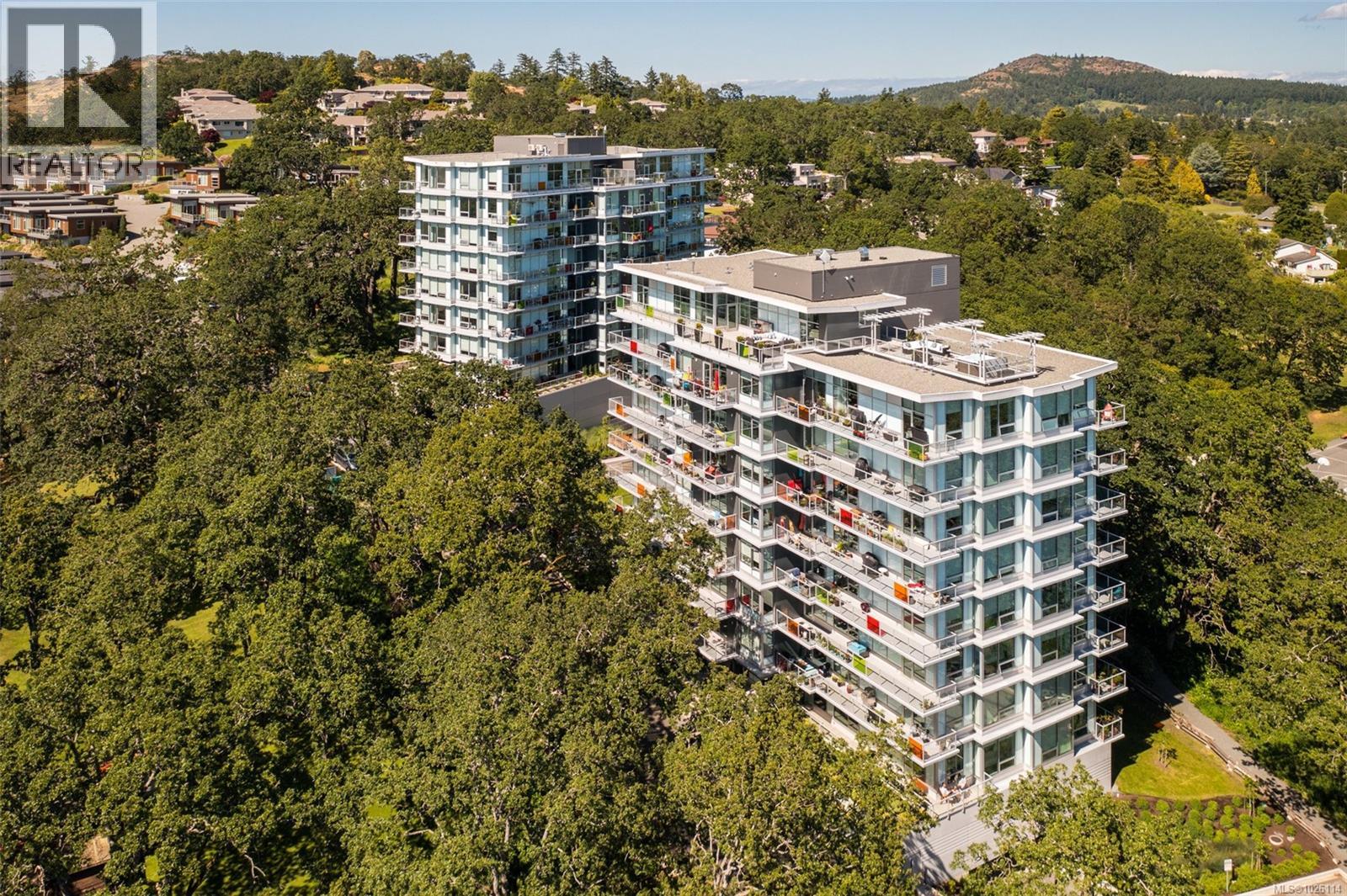 PH902 4009 Rainbow Hill Lane, Saanich