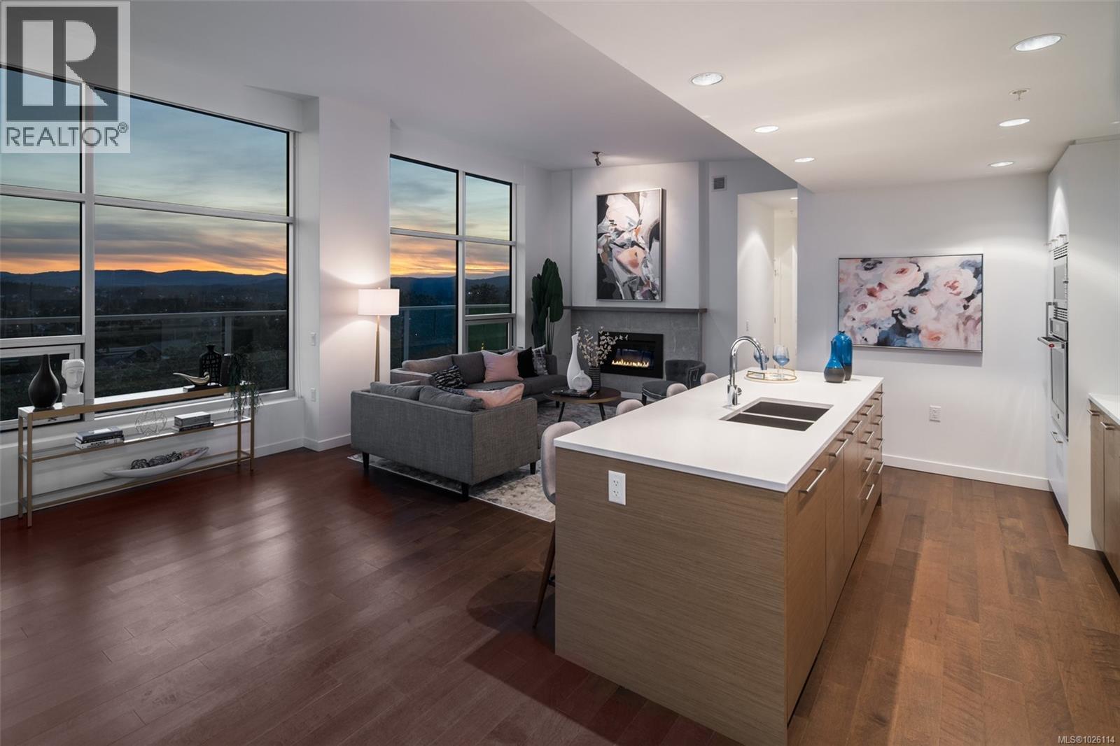 PH902 4009 Rainbow Hill Lane, Saanich