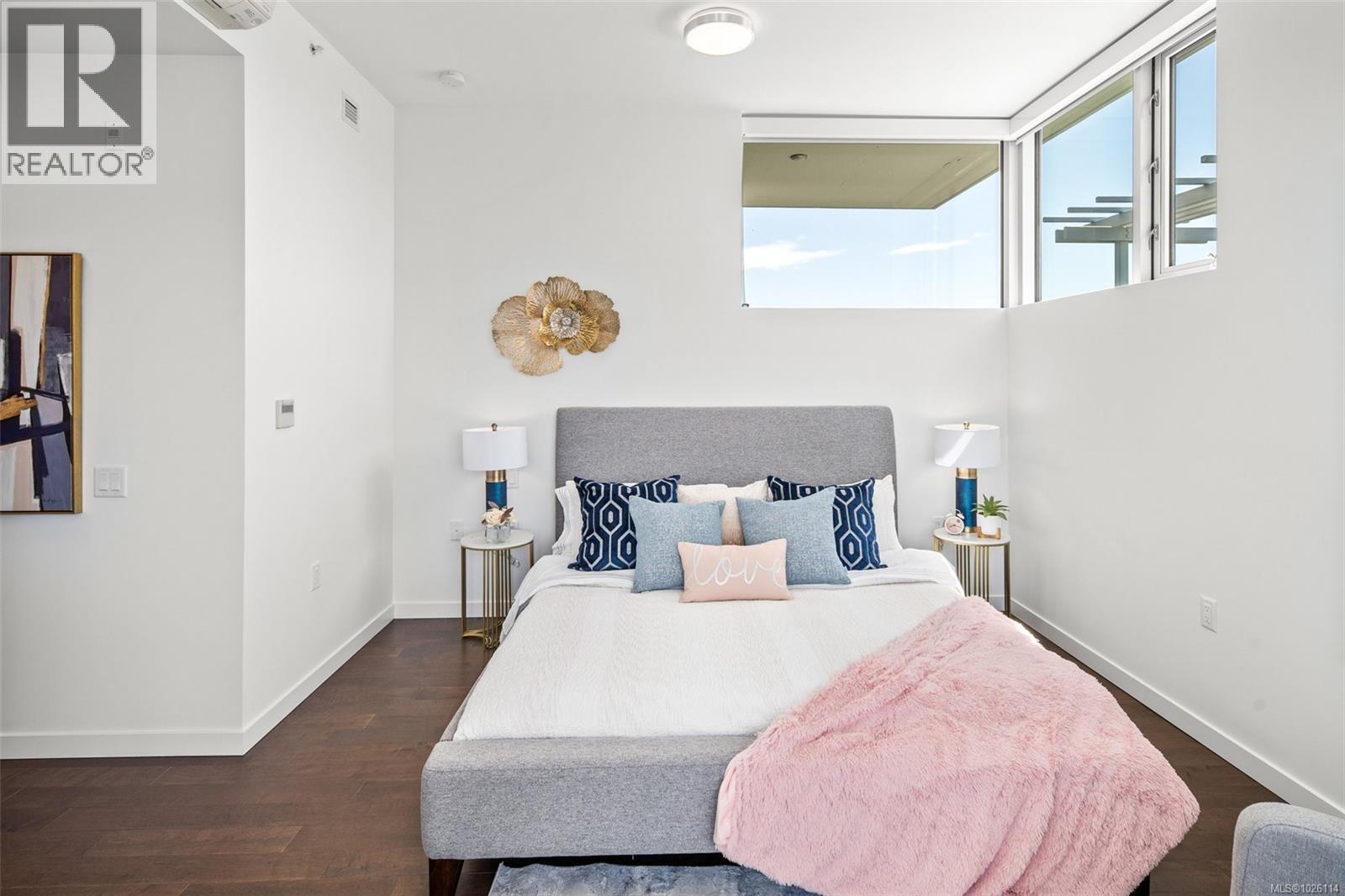 PH902 4009 Rainbow Hill Lane, Saanich