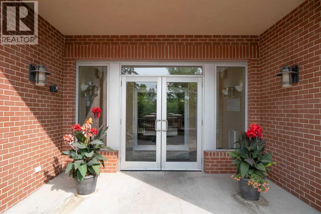 Single Family House for Sale in   Hemlock Crescent SW Spruce Cliff Calgary 