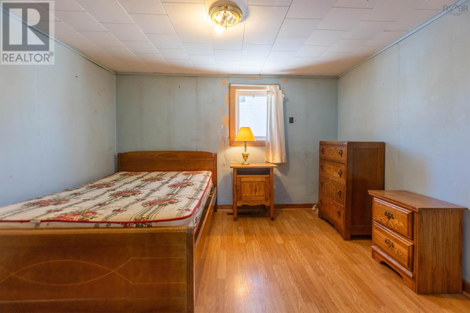 Property 17 of 29 of 135 Pleasant Street E