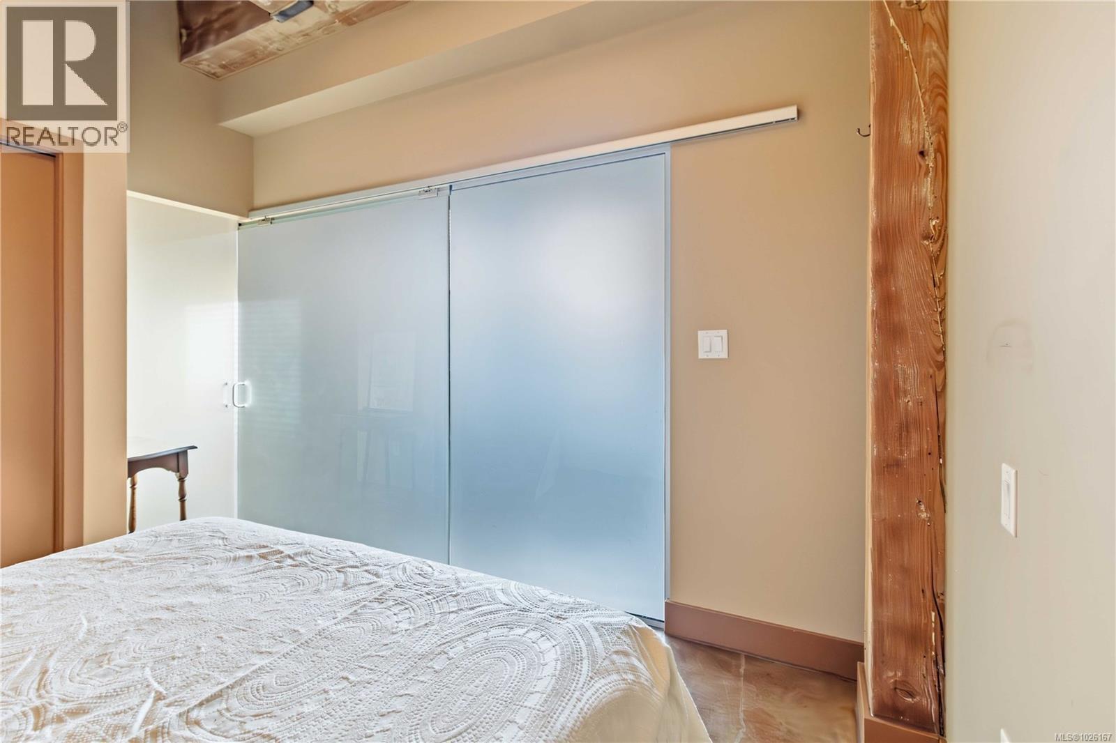 #214 599 PANDORA AVE - 10