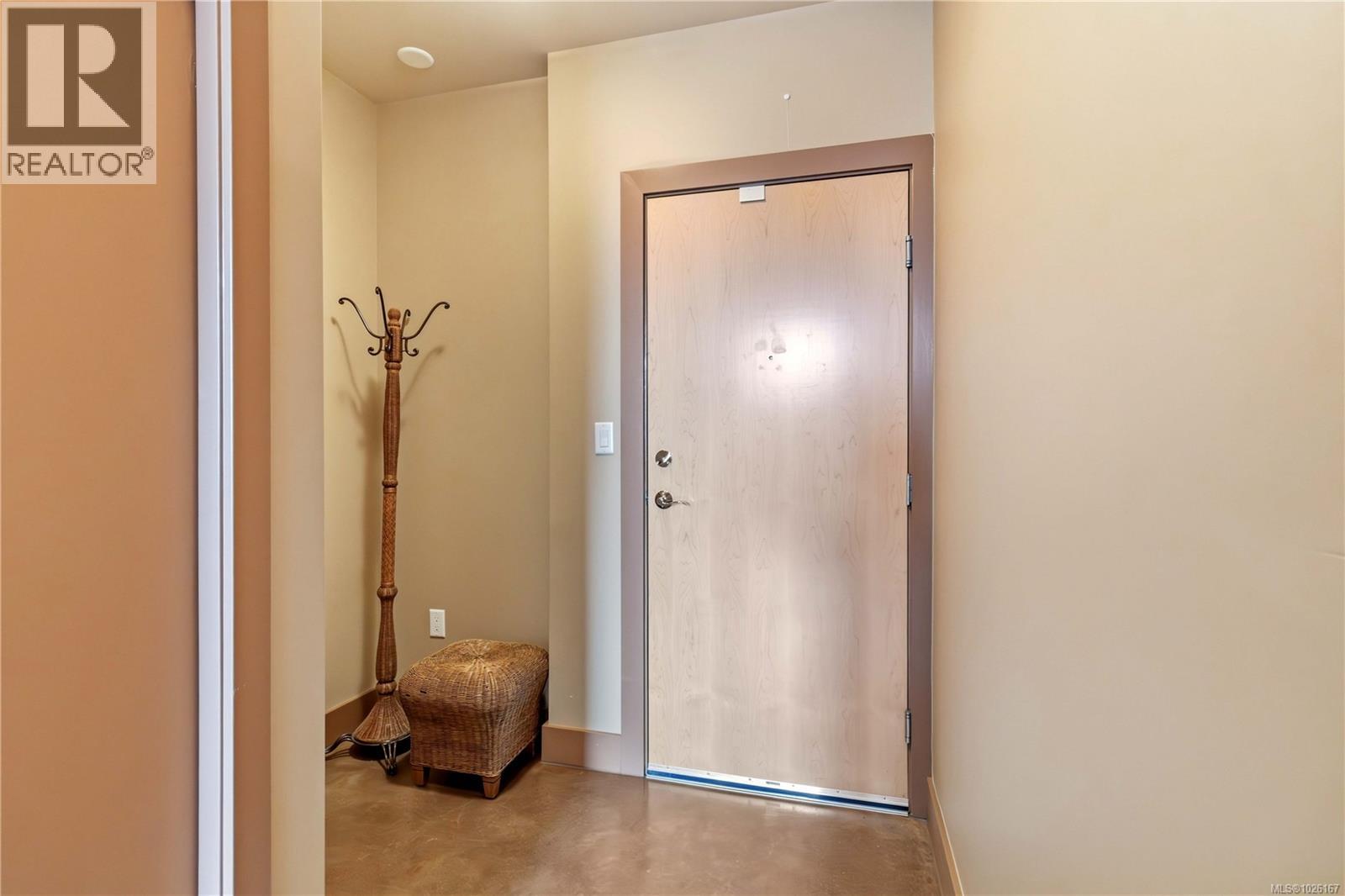 #214 599 PANDORA AVE - 13