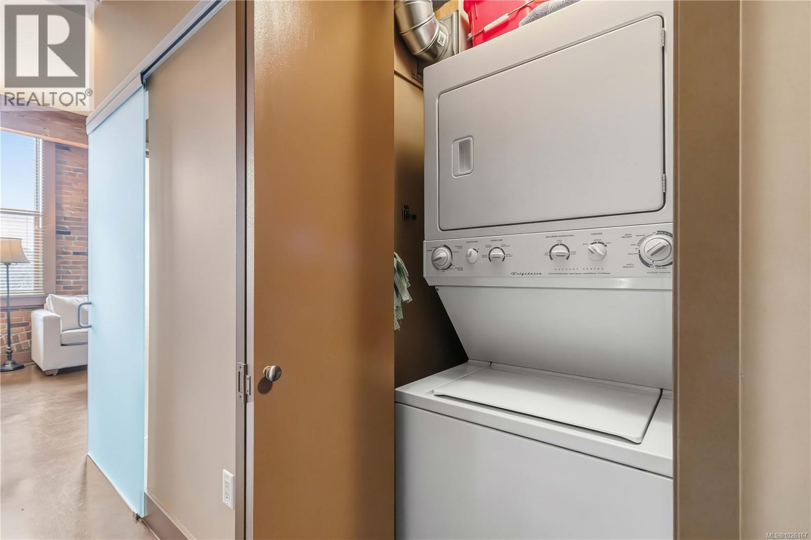 #214 599 PANDORA AVE - 14