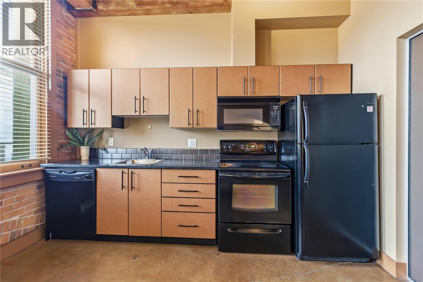 #214 599 PANDORA AVE - 6