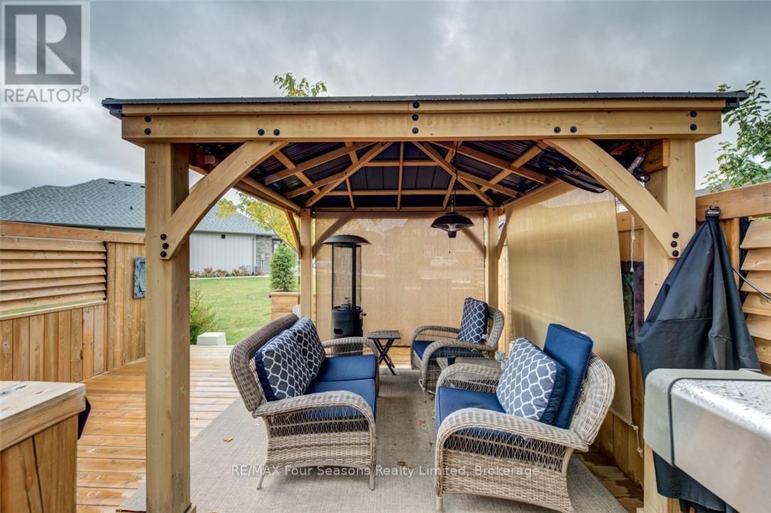 44 LETT AVENUE - 29