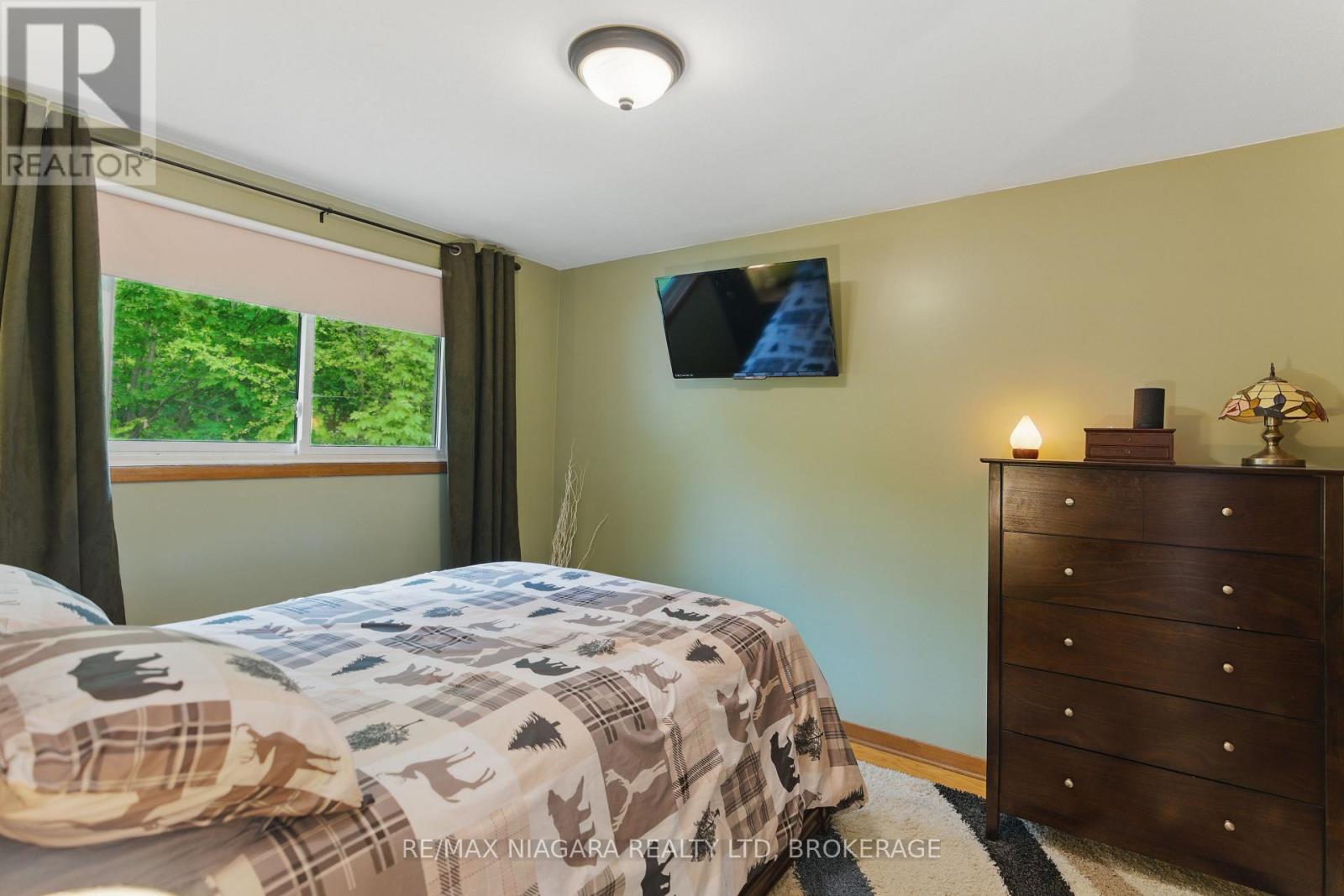 84 REGENT DRIVE - 24