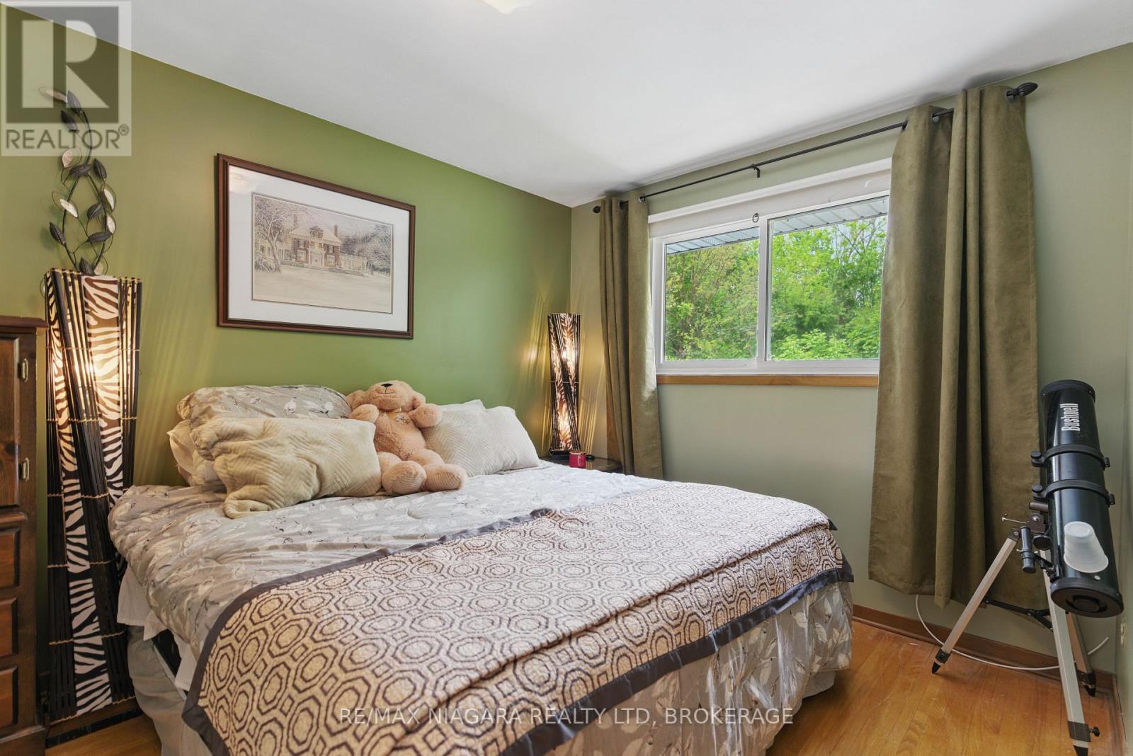 84 REGENT DRIVE - 20