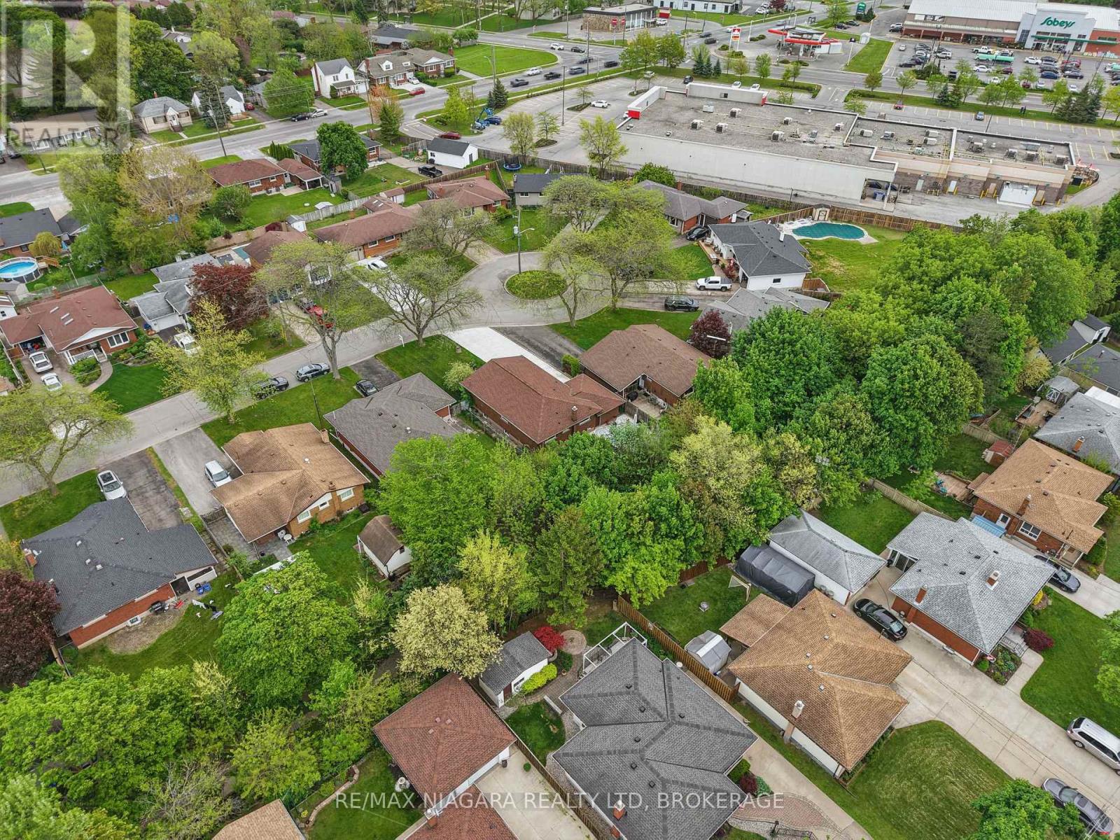 84 REGENT DRIVE - 37