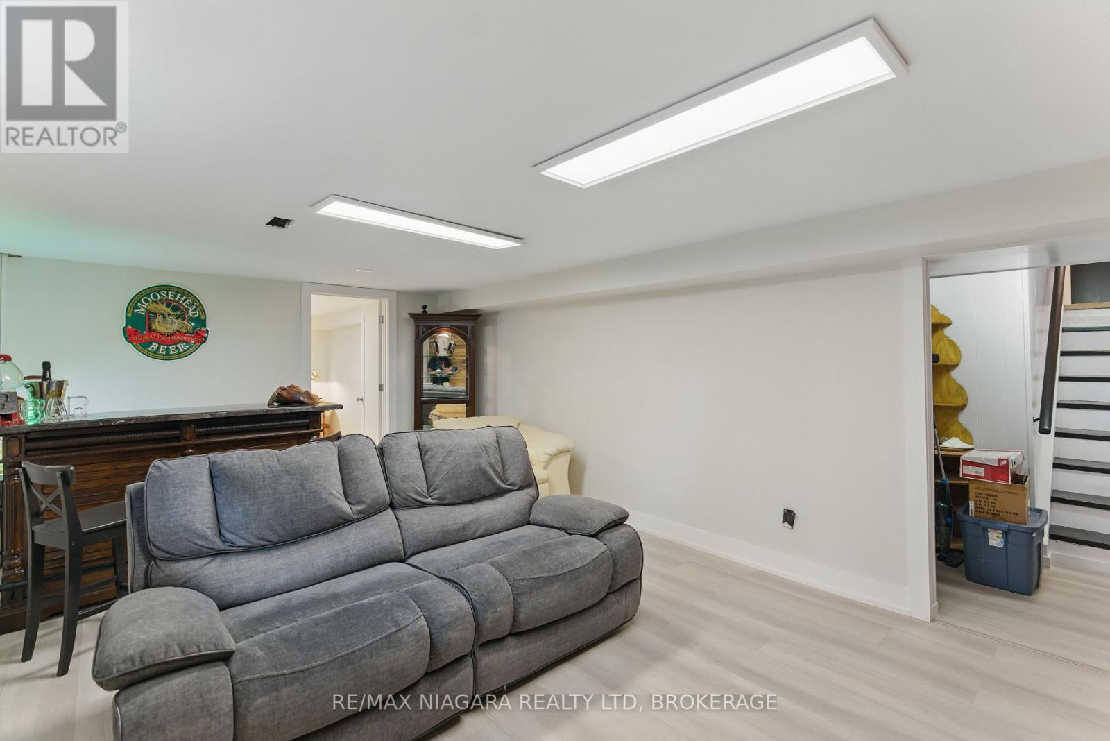 84 REGENT DRIVE - 30
