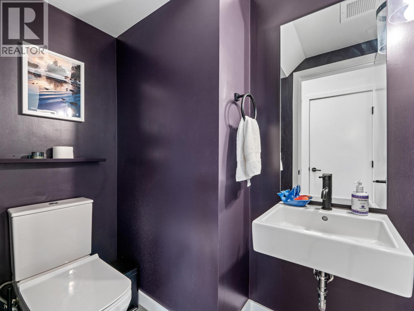 27 533 E 3RD STREET, North Vancouver