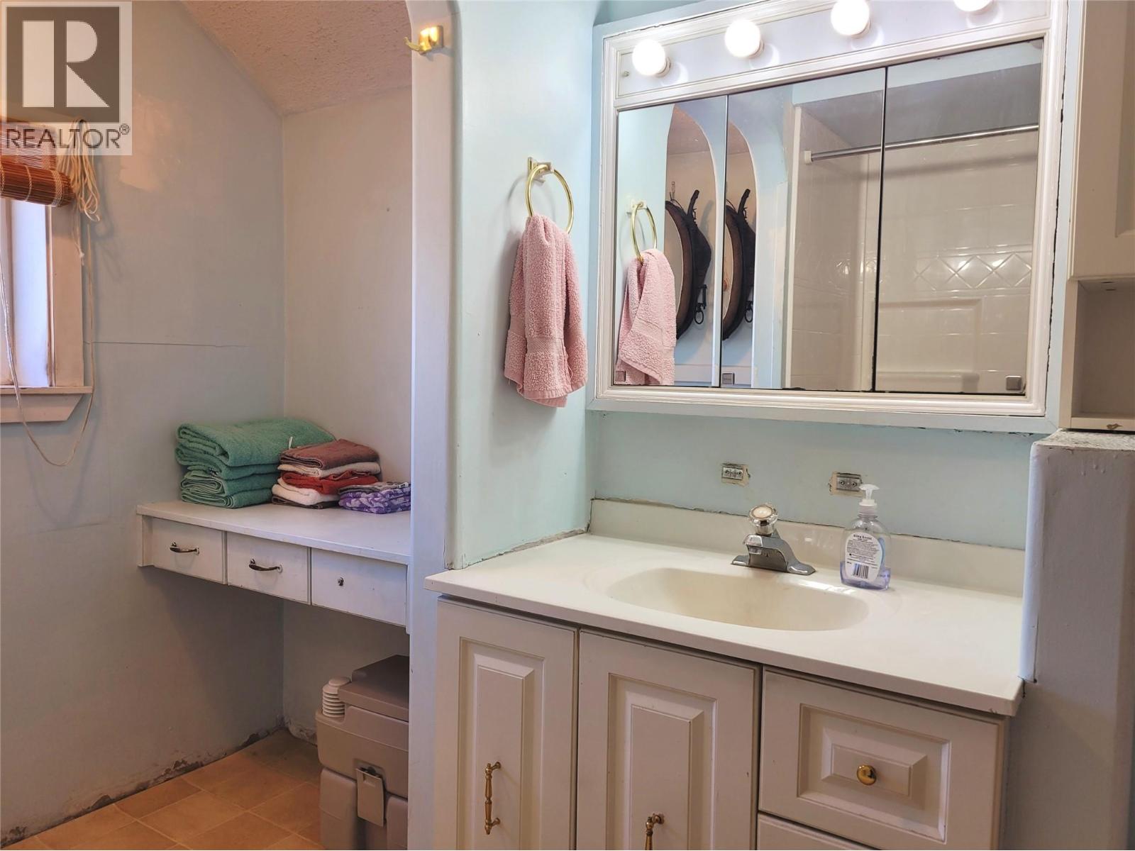 192 (3104) Vavenby Bridge Road, Vavenby