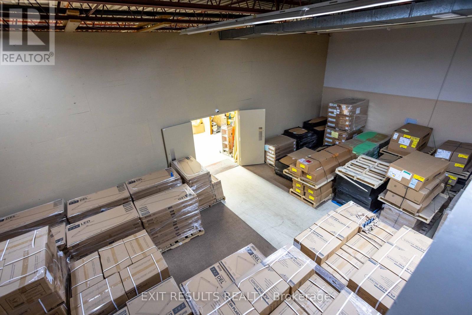 Studio for Rent in Ottawa – 1027 NOTRE DAME STREET, Ottawa – By Peter Sagos - Image 20