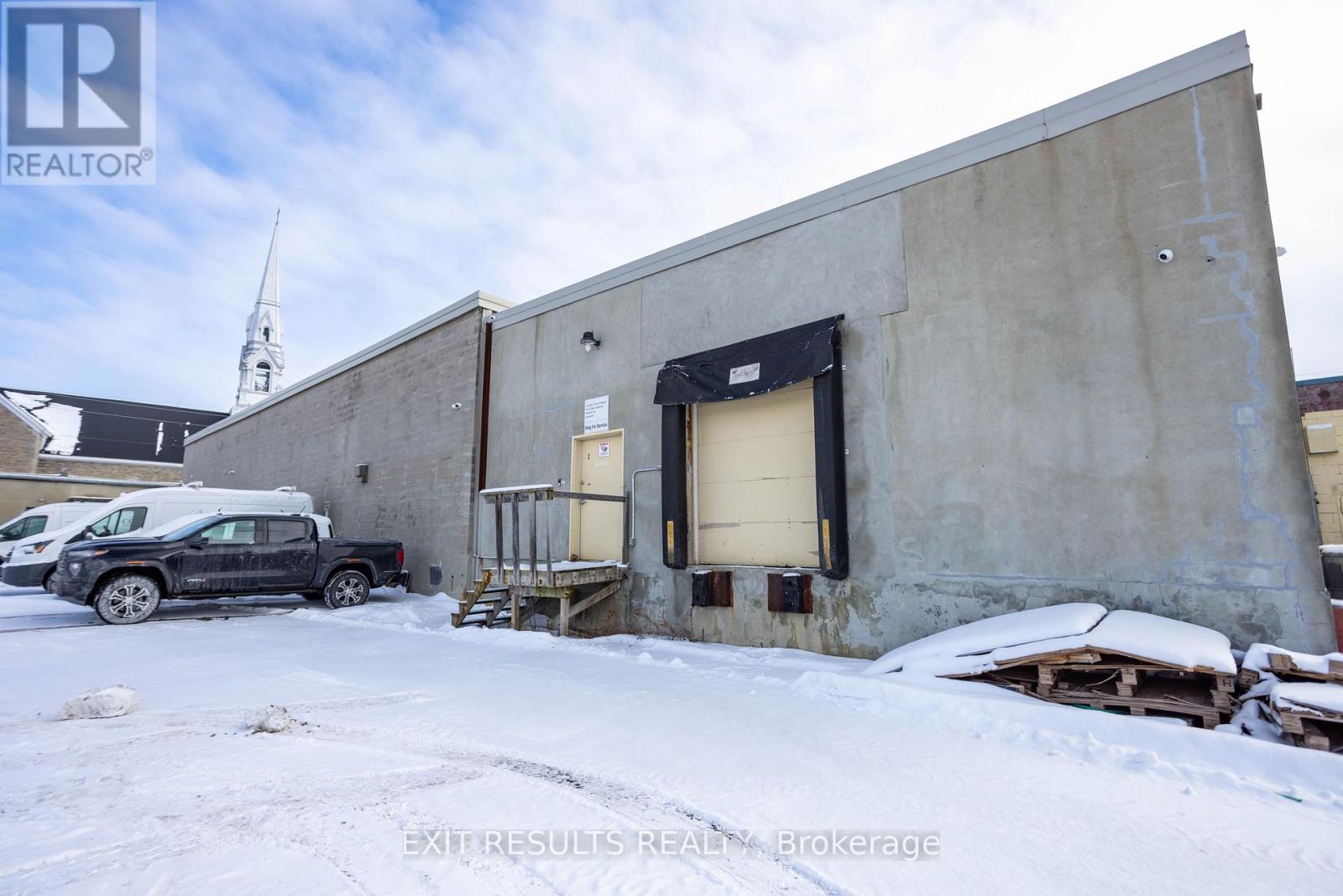 Studio for Rent in Ottawa – 1027 NOTRE DAME STREET, Ottawa – By Peter Sagos - Image 35