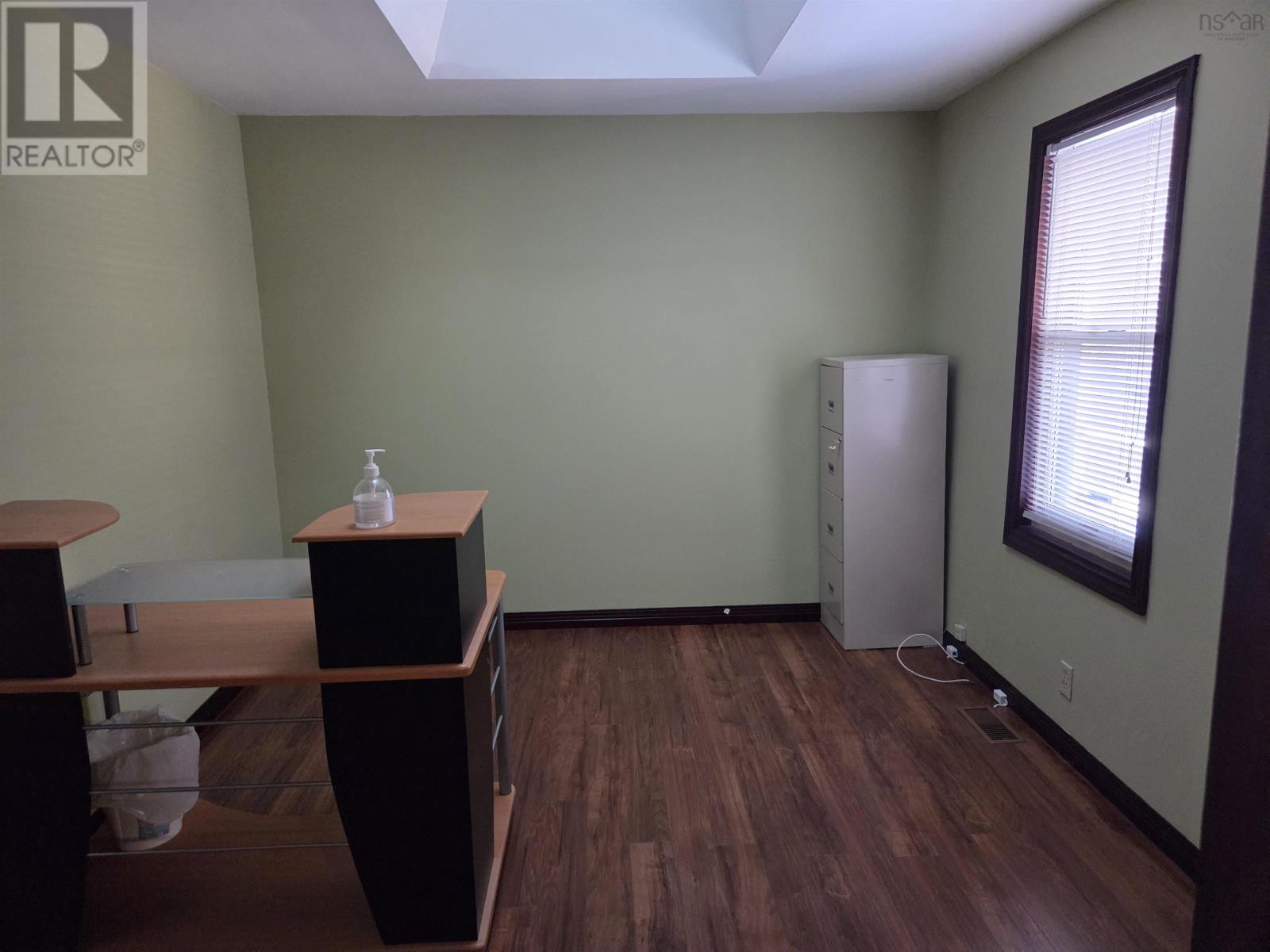 Property 17 of 34 of 28 Victoria Street