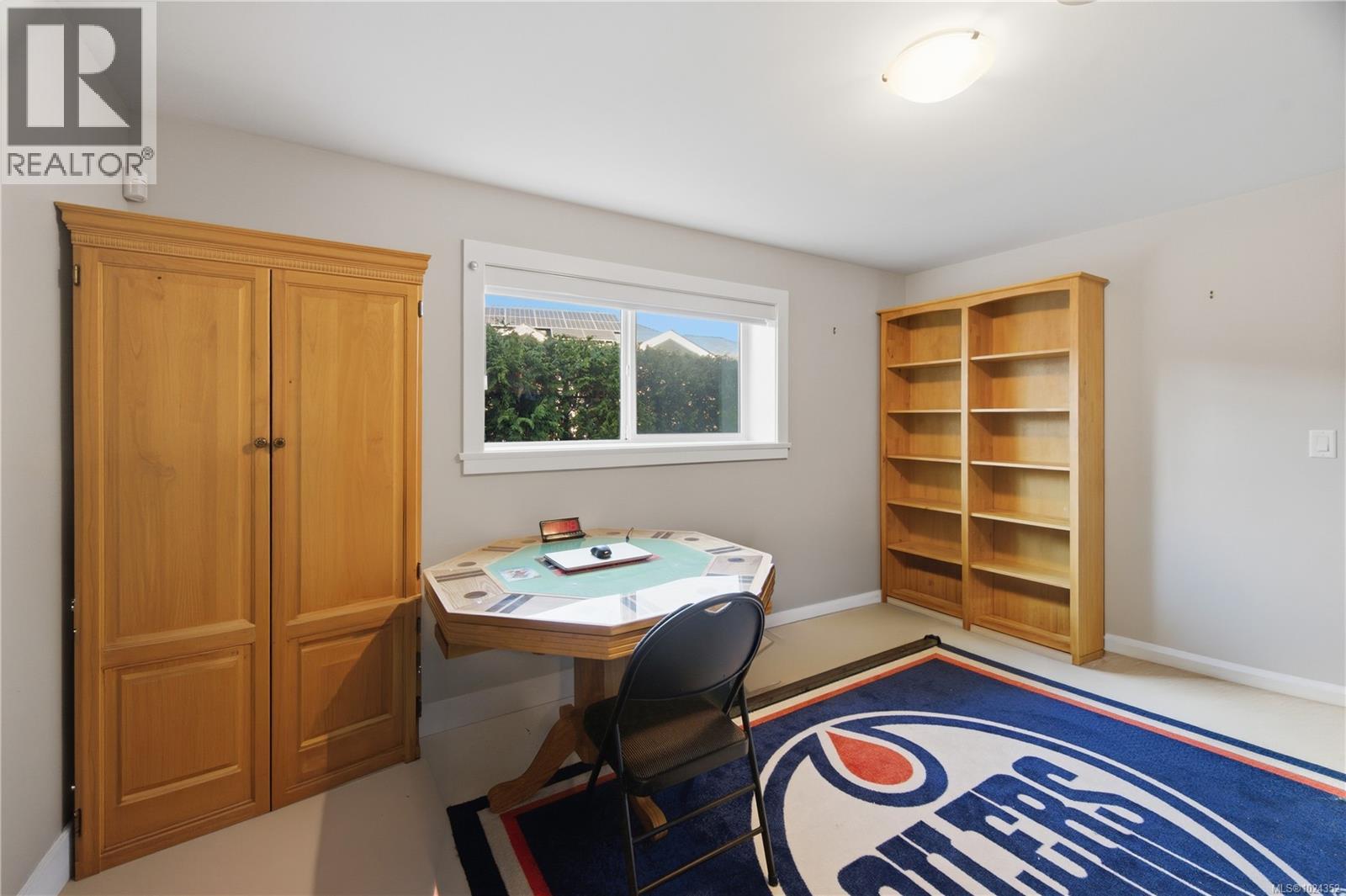 8711 Bourne Terr, North Saanich