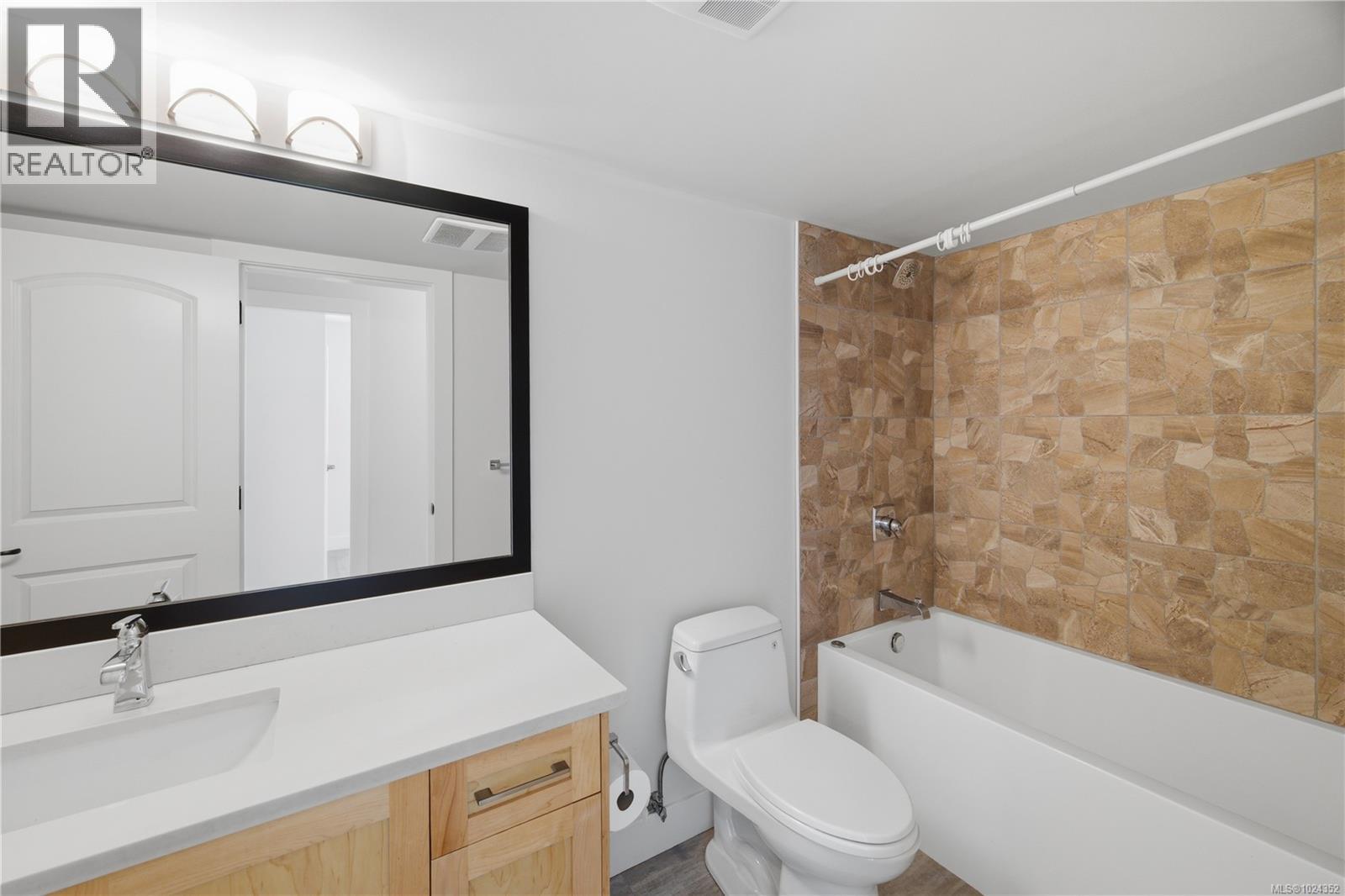 8711 Bourne Terr, North Saanich