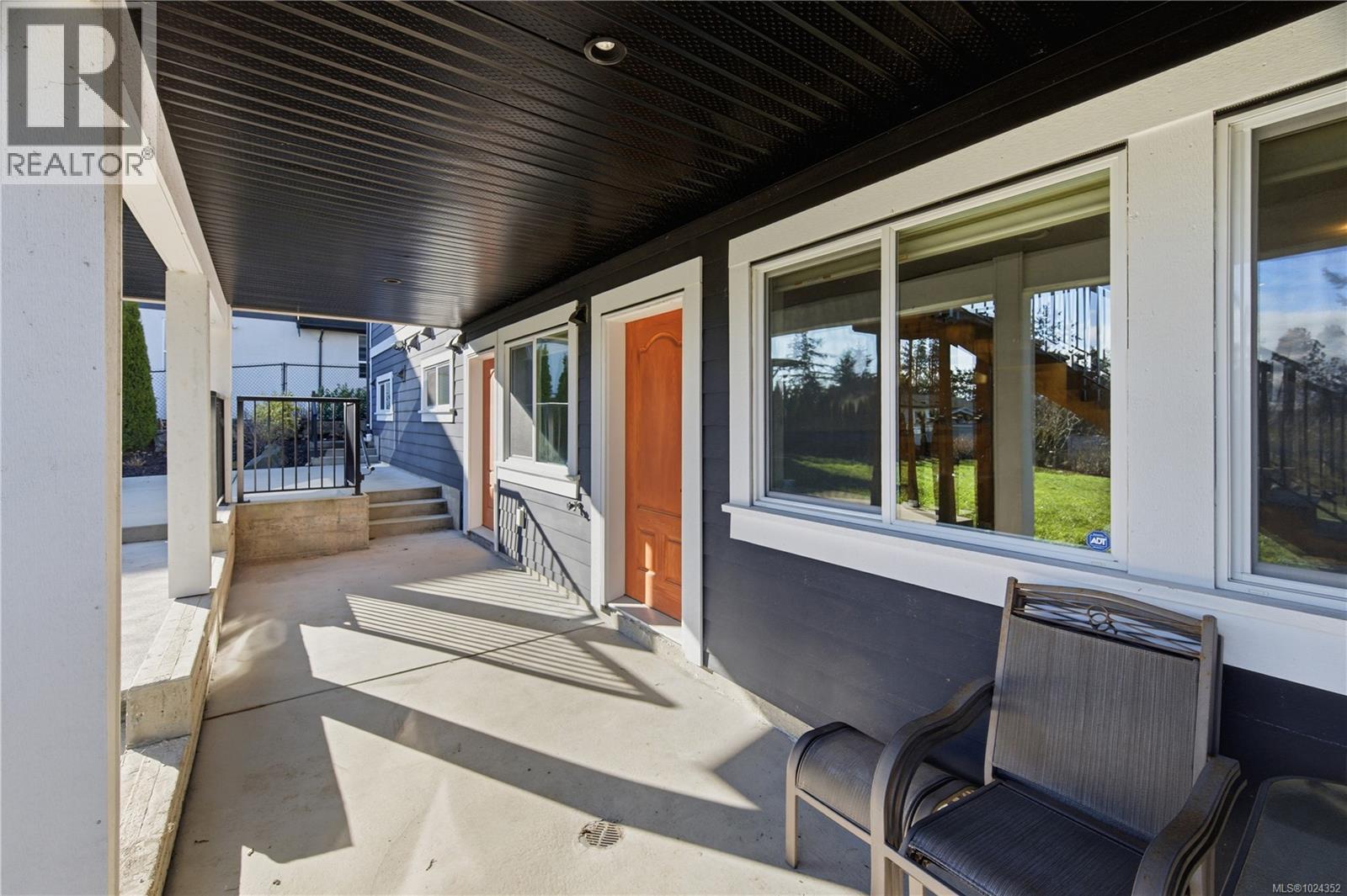 8711 Bourne Terr, North Saanich