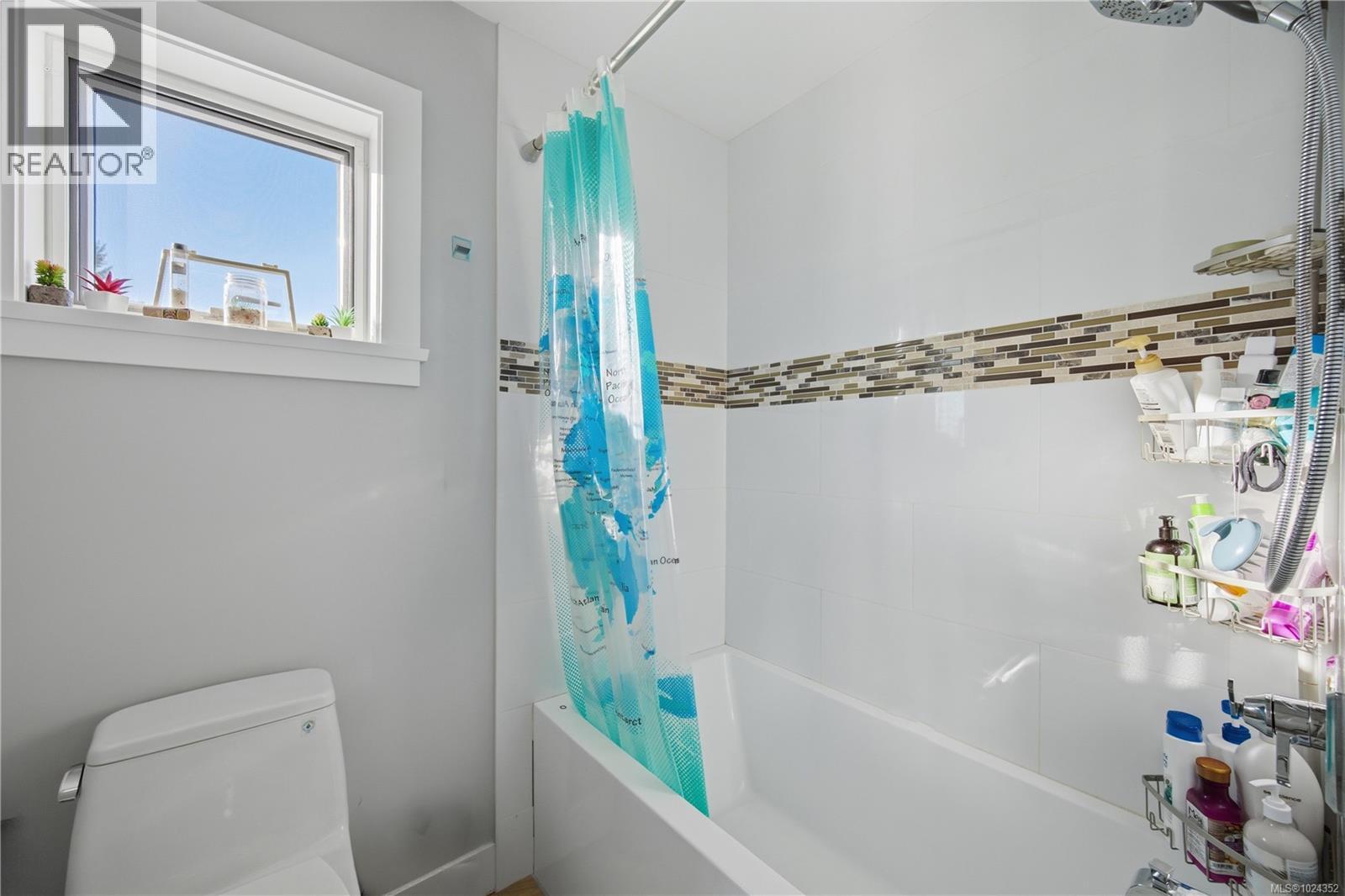 8711 Bourne Terr, North Saanich