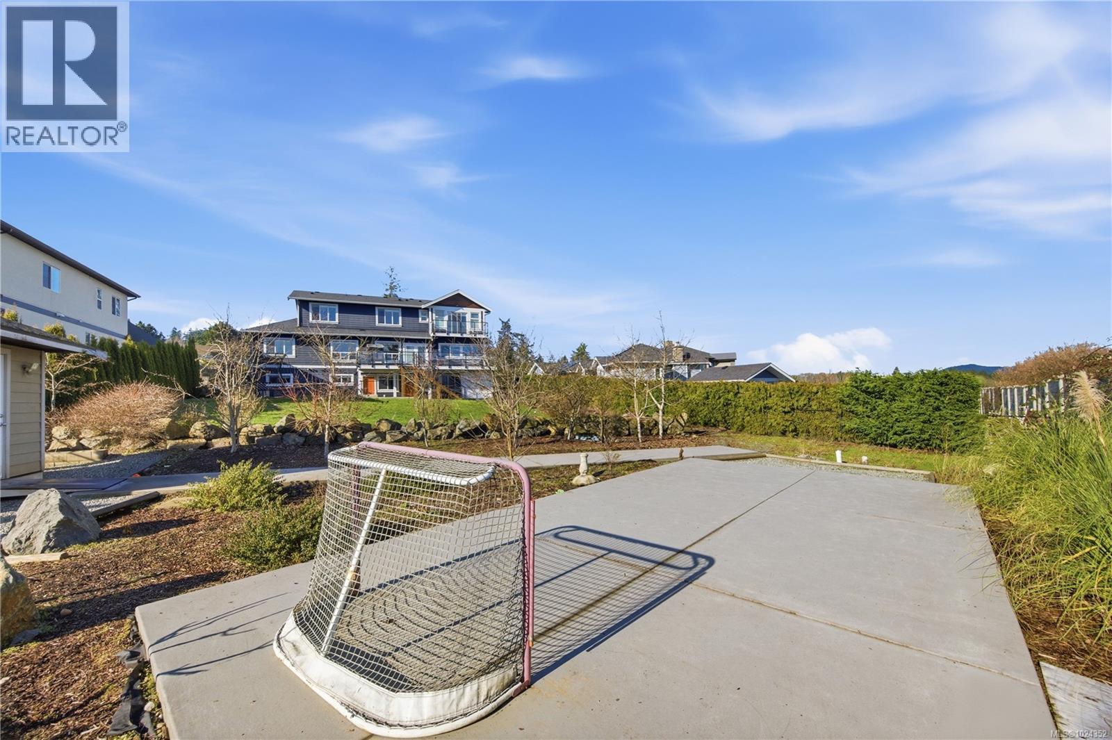 8711 Bourne Terr, North Saanich